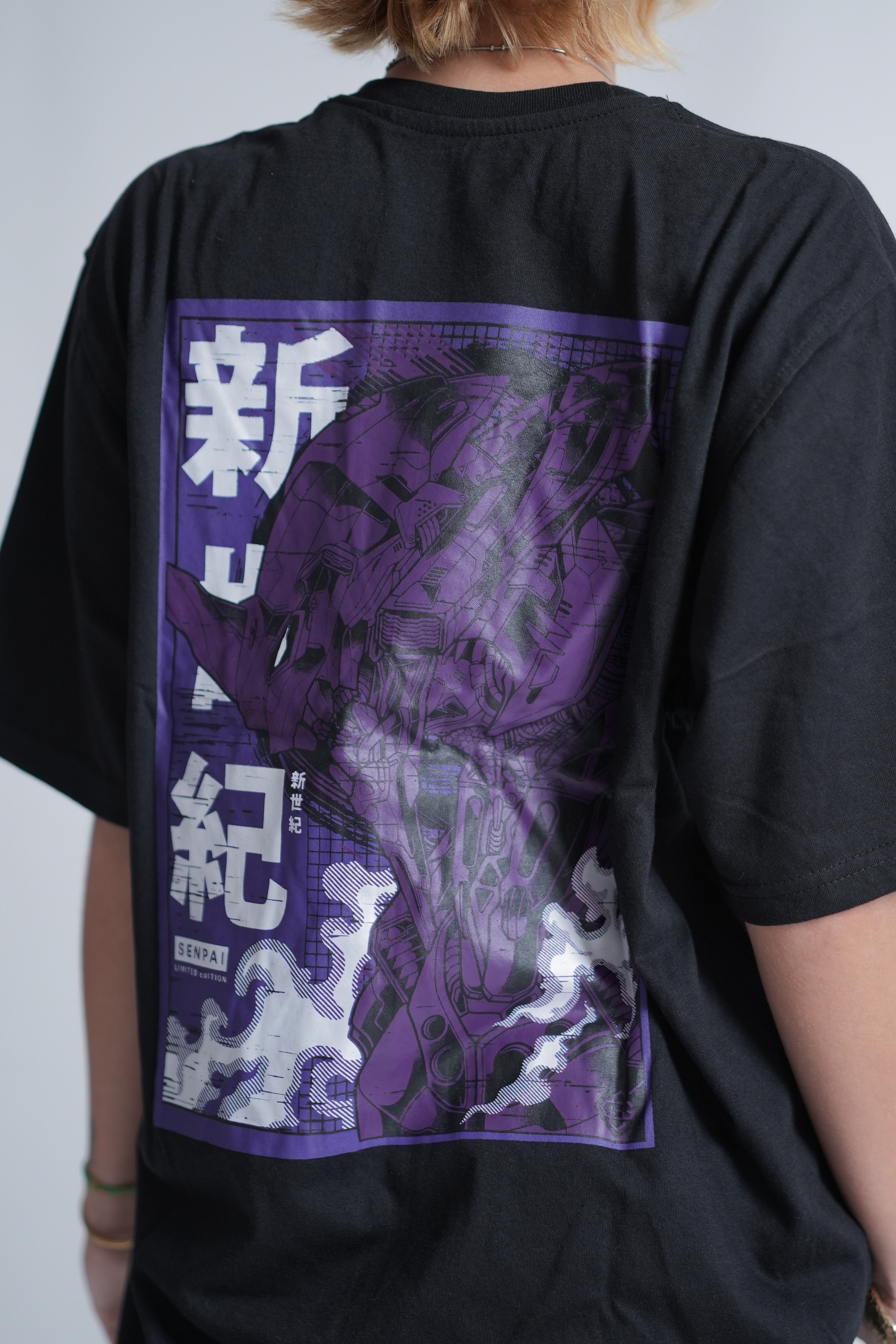 Senpai Tee (先輩)